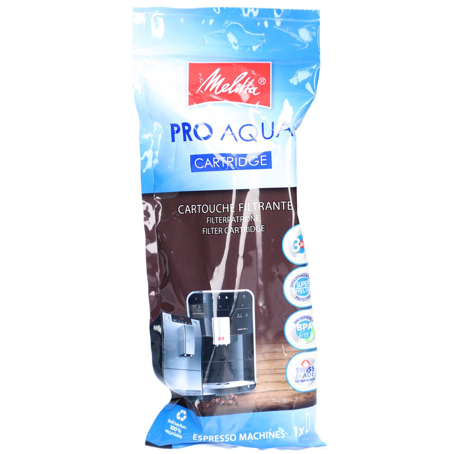 Cartouche filtrante Melitta Pro Aqua dans son emballage. Emballage bleu et blanc avec nom et logo du produit. Machine à expresso.