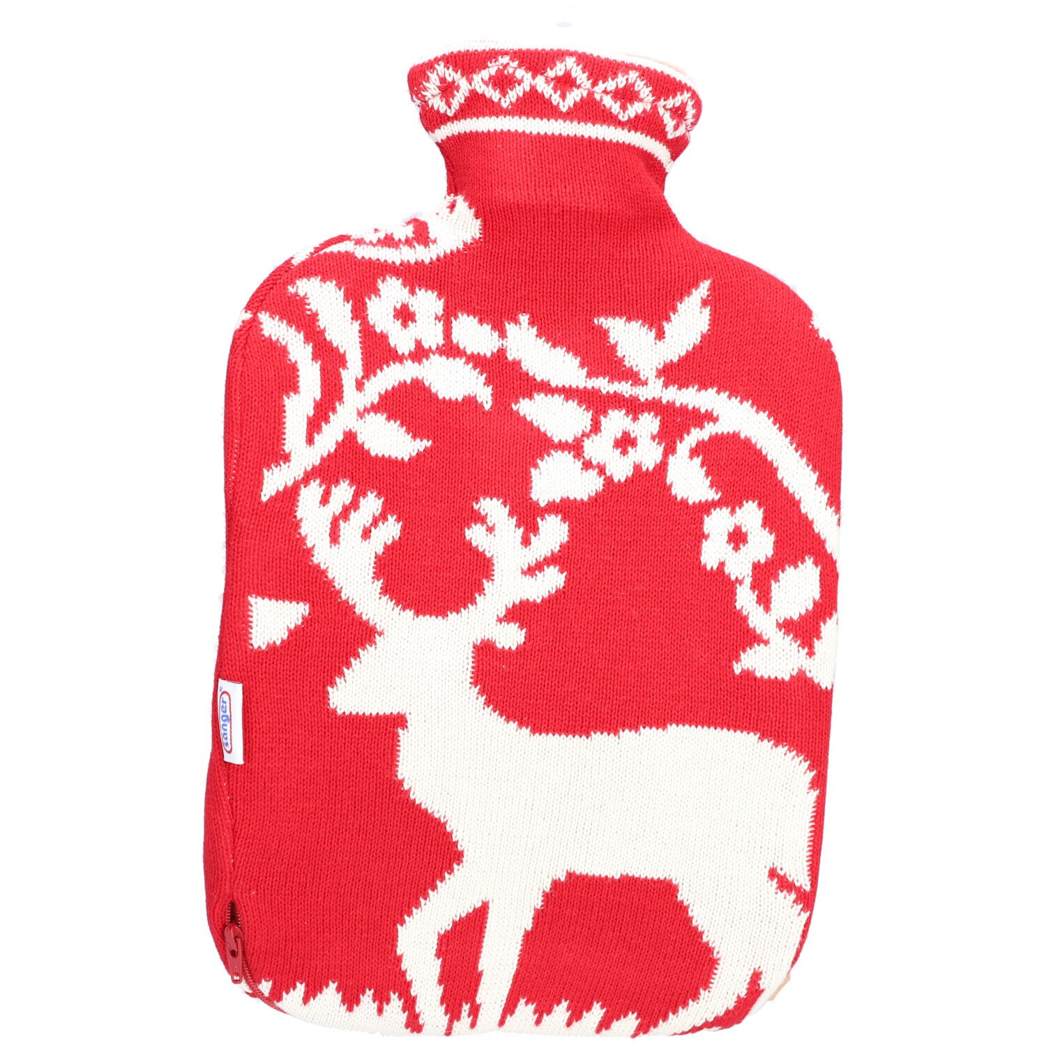 Bouillotte rouge avec motif cerf blanc et housse en tricot. Vue détaillée.