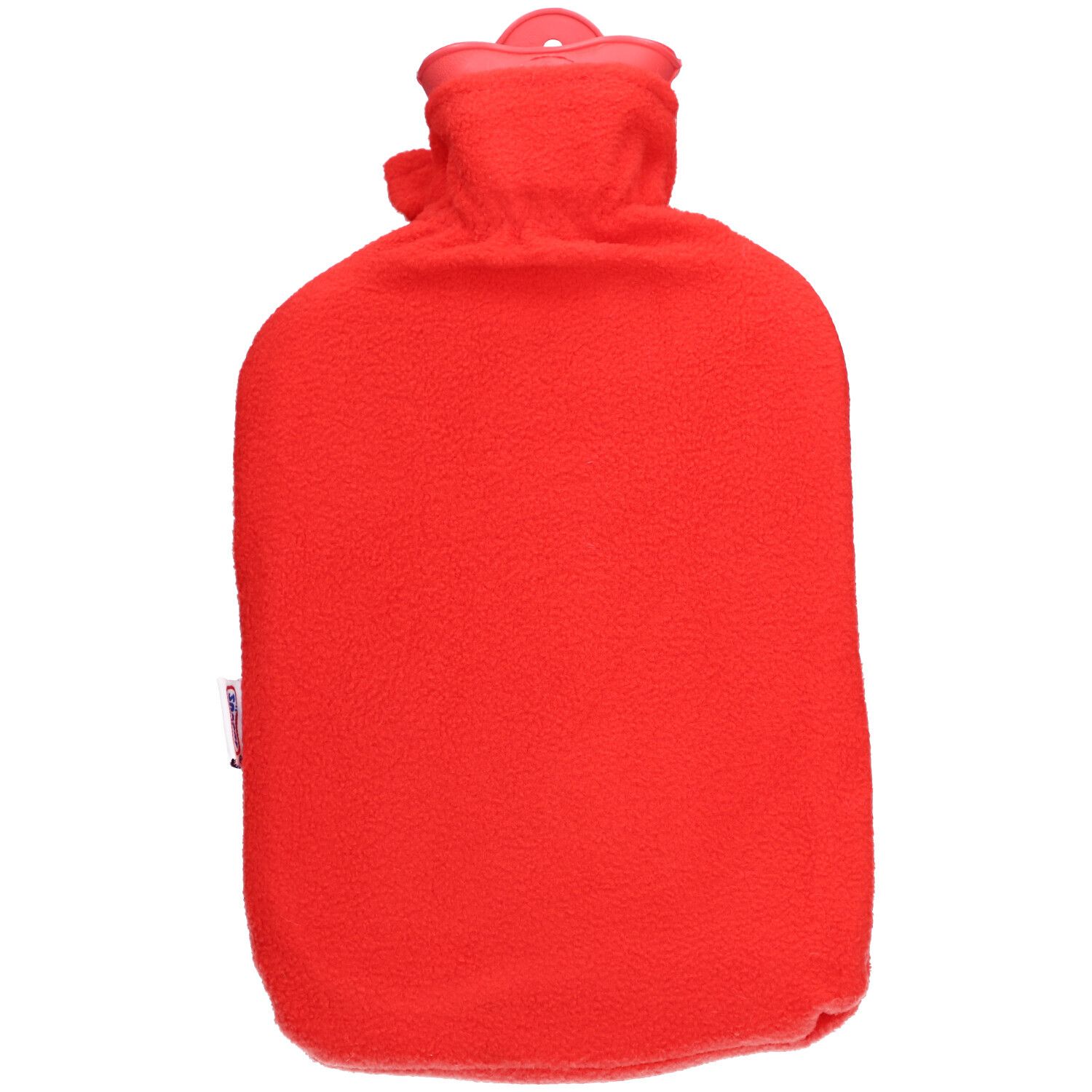 Bouillotte rouge avec housse en polaire. Avec crochet de suspension. Fond blanc.