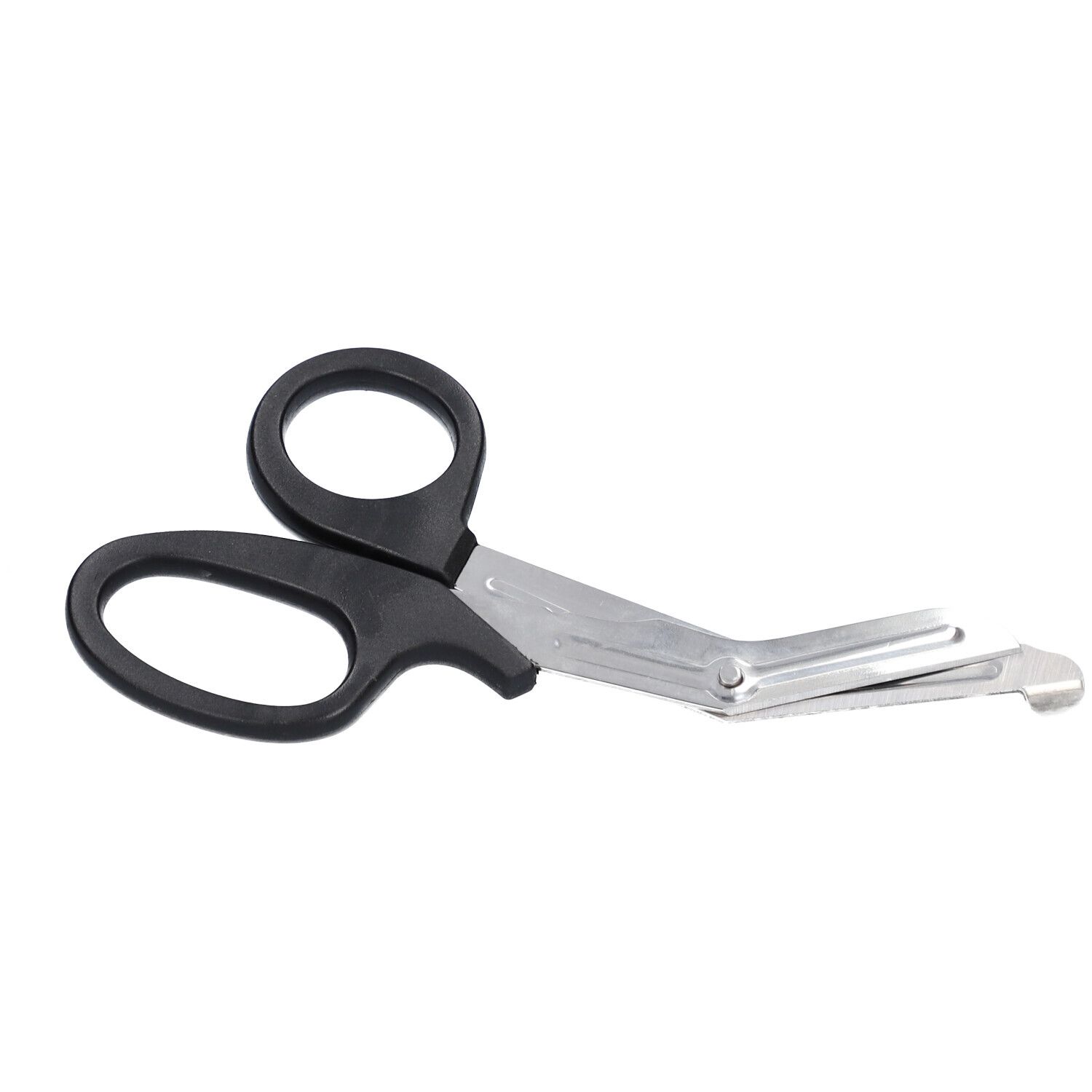 Ciseaux à pansements noirs avec lame argentée. Poignées à anneaux. 18,5 cm.