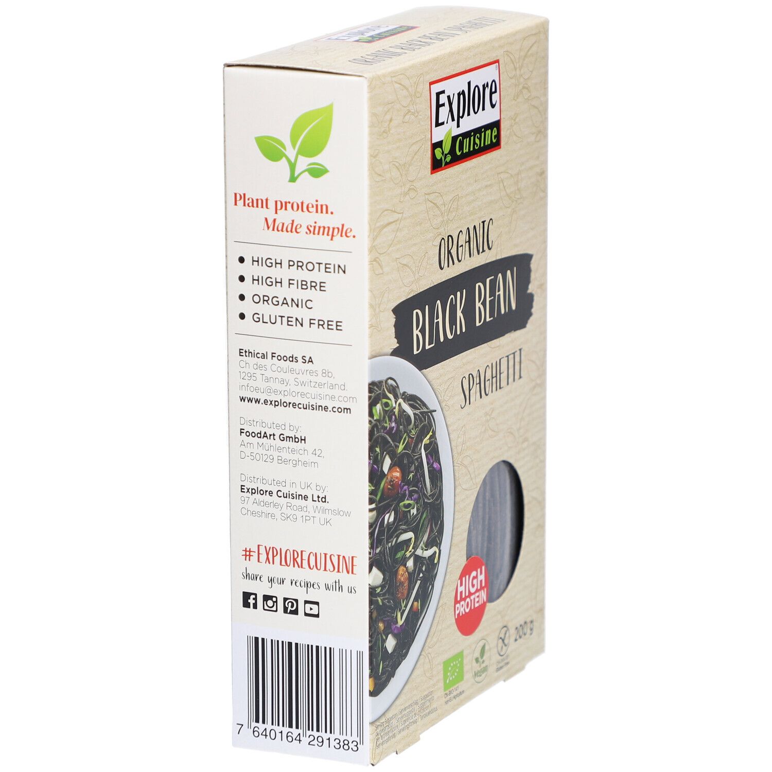 Vue latérale de l'emballage Explore Cuisine Spaghetti. Texte: Organic Black Bean Spaghetti, High Protein, High Fibre, Gluten Free.