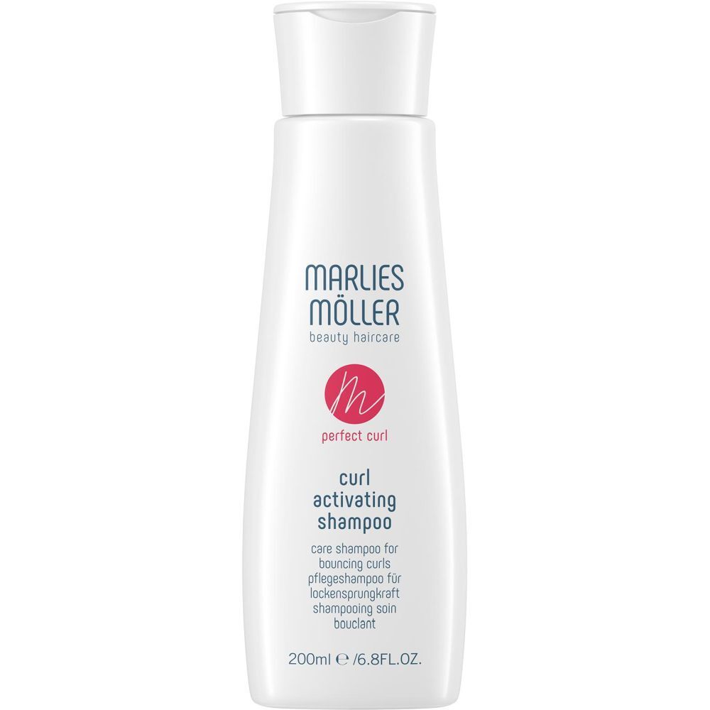 Flacon blanc de shampooing Marlies Möller. Inscription: Curl Activating Shampoo. Logo et texte.