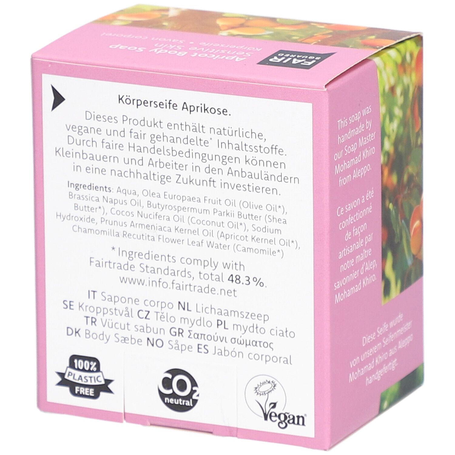 Arrière FAIR SQUARED Savon corporel Abricot. Contient des ingrédients naturels, vegan et issus du commerce équitable. 100% sans plastique, CO2 neutre, logo Vegan.