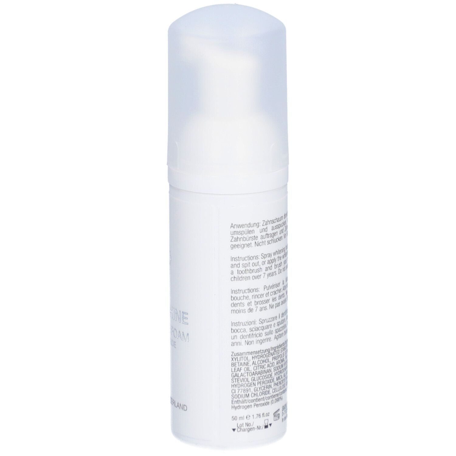 Flacon blanc de mousse. Dos avec texte. Inscription: Snow Pearl, Snow Shine Whitening Foam.