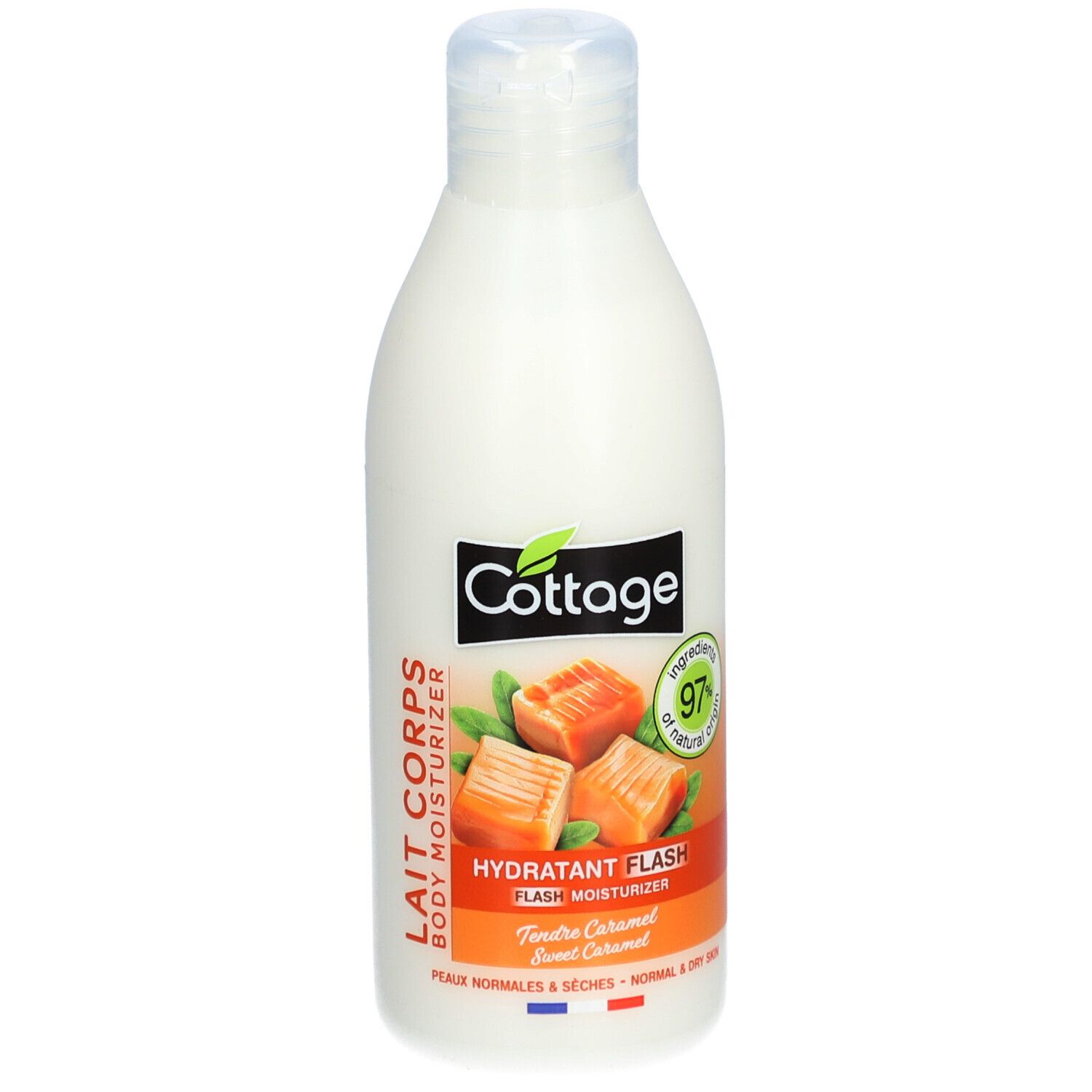 Flacon de lait corporel. Bouteille blanche avec bouchon à vis. Inscription: Cottage, Lait Corps, Hydratant Flash, Tendre Caramel. Illustration de bonbons au caramel.