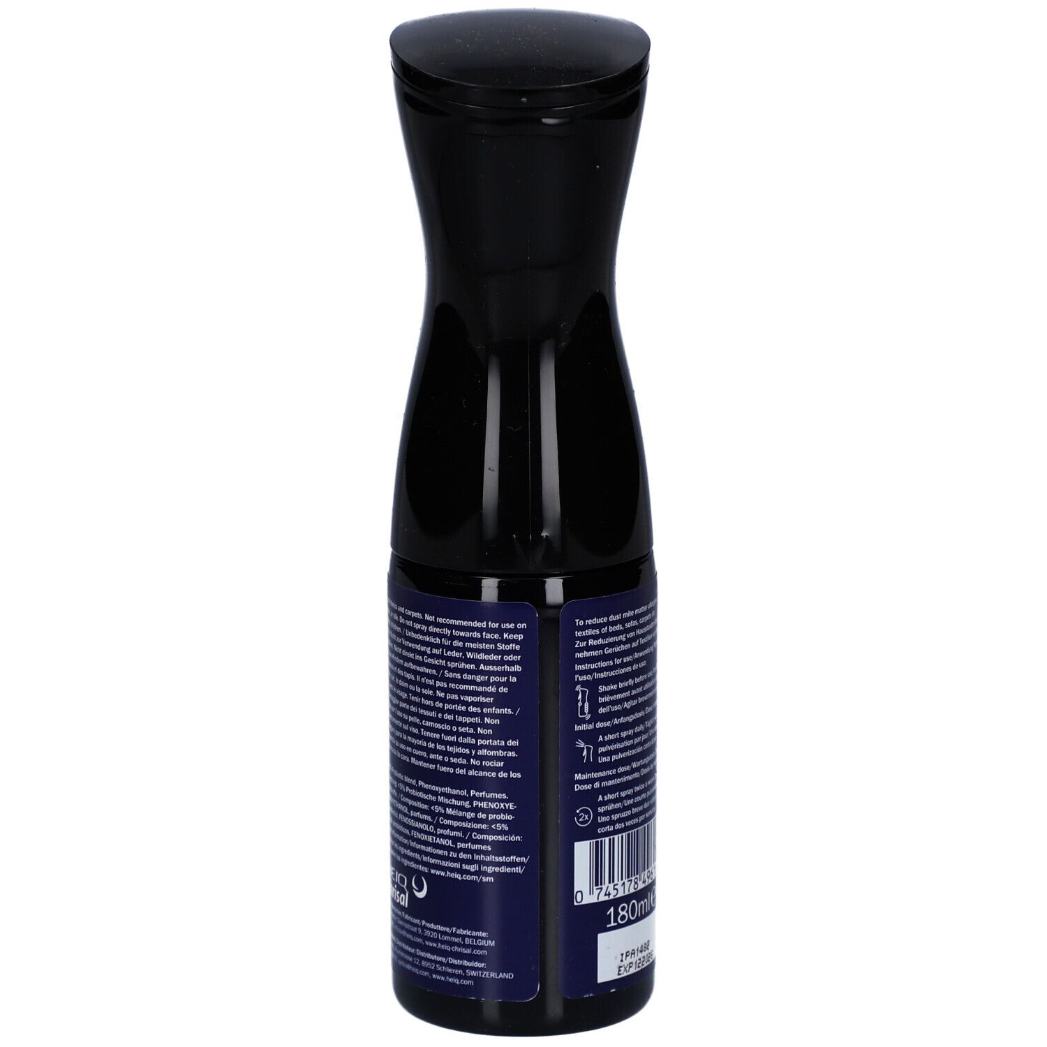 Flacon pulvérisateur bleu avec tête noire. Inscription: HEIQ SYNBIO CLEAN ALLERGEN SPRAY. 180 ml. Vue arrière.
