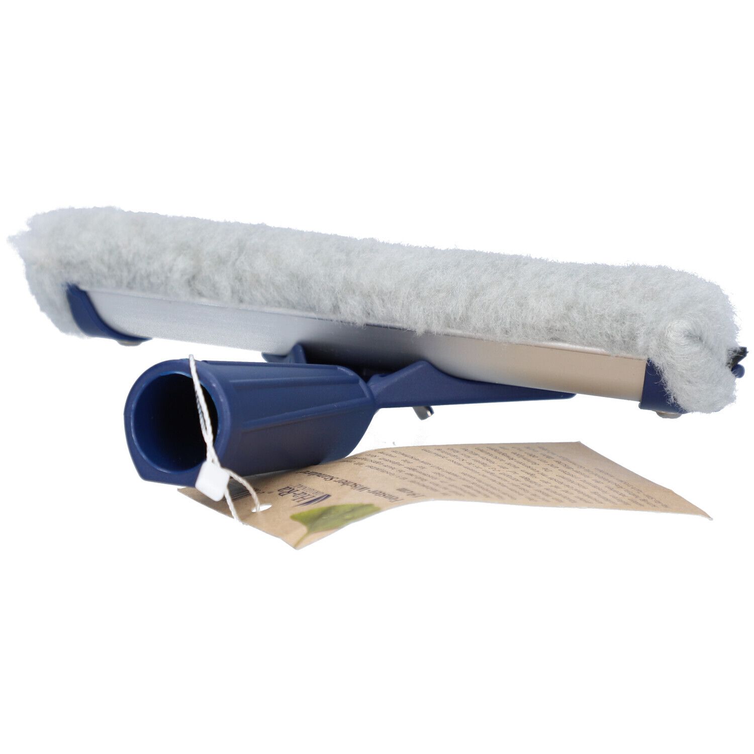 Raclette de fenêtre avec manche bleu et tampon gris. Une étiquette est attachée.