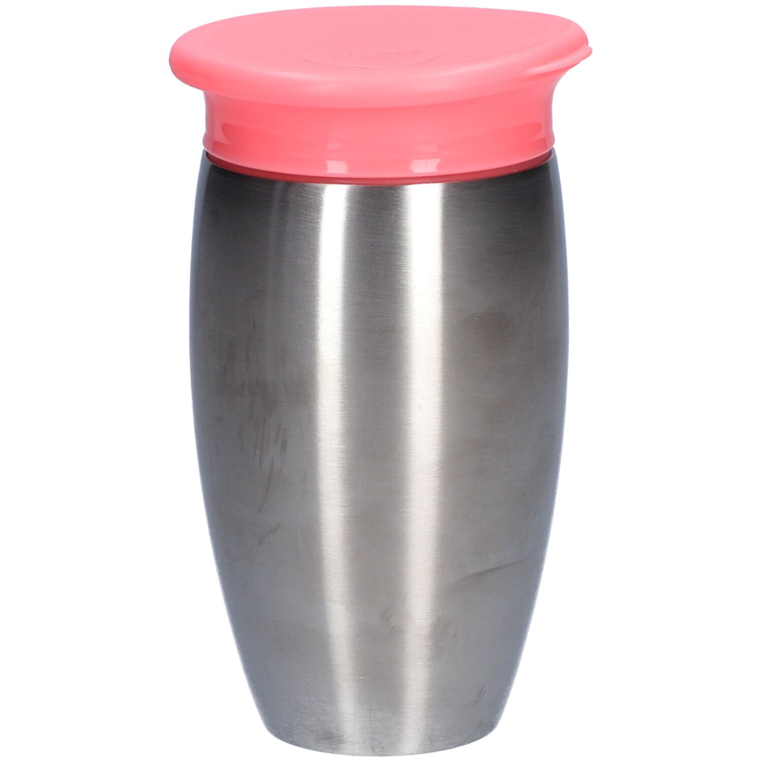 Gobelet en acier inoxydable avec couvercle rose. Forme cylindrique, surface lisse. Petit logo cœur en bas.