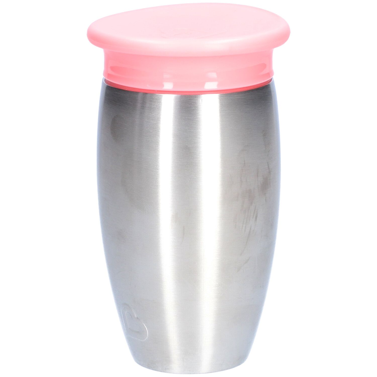 Gobelet en acier inoxydable avec couvercle rose. Forme cylindrique, surface lisse. Petit logo cœur en bas.