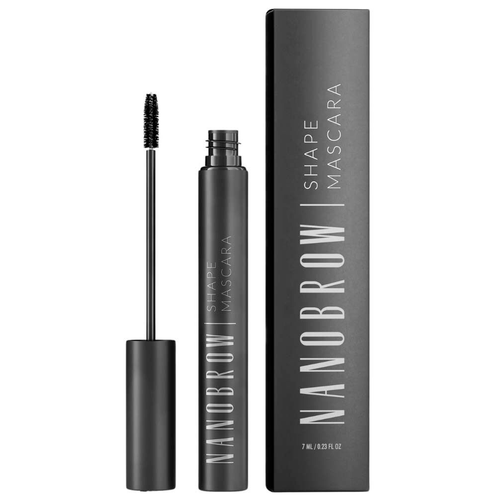 Brosse et tube de mascara noirs. NANOBROW Shape Mascara est écrit sur le tube. Emballage à côté.