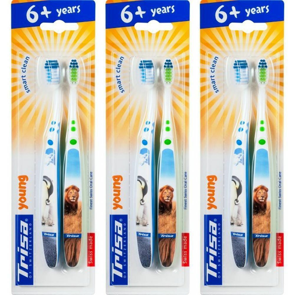 Trois brosses à dents pour enfants, emballées. Soies bleues et vertes, manches décorés d'animaux. Recommandé pour les 6 ans et plus. Marque : Trisa.