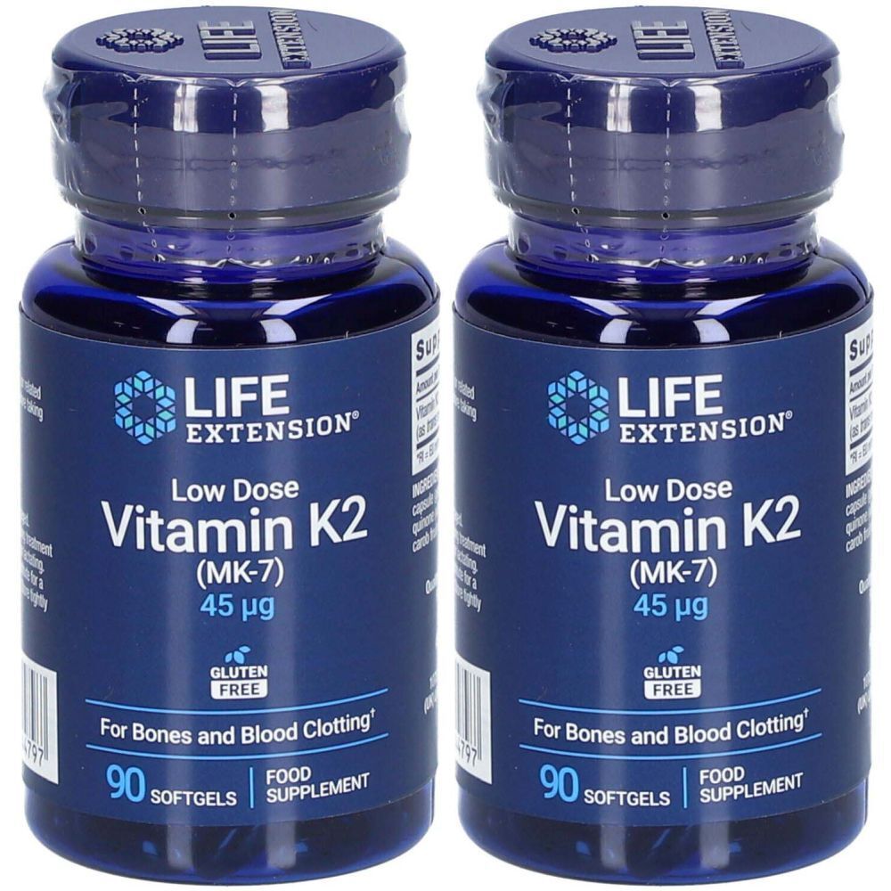 Deux flacons bleus de suppléments de vitamine K2. Inscription : LIFE EXTENSION, Low Dose Vitamin K2 (MK-7), 45 µg, sans gluten.