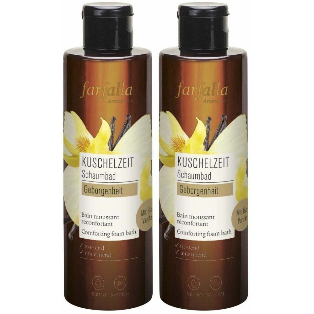 Deux flacons de bain moussant avec bouchon noir. Inscription : farfalla, KUSCHELZEIT, Schaumbad, Geborgenheit. Illustration d'une fleur et de gousses de vanille.