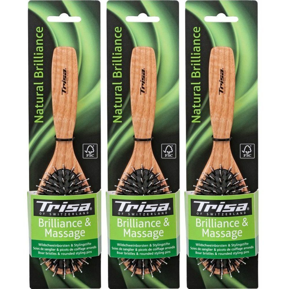 Trois brosses à cheveux emballées. Manche en bois, soies noires, label FSC. Inscription : Trisa, Brilliance & Massage.