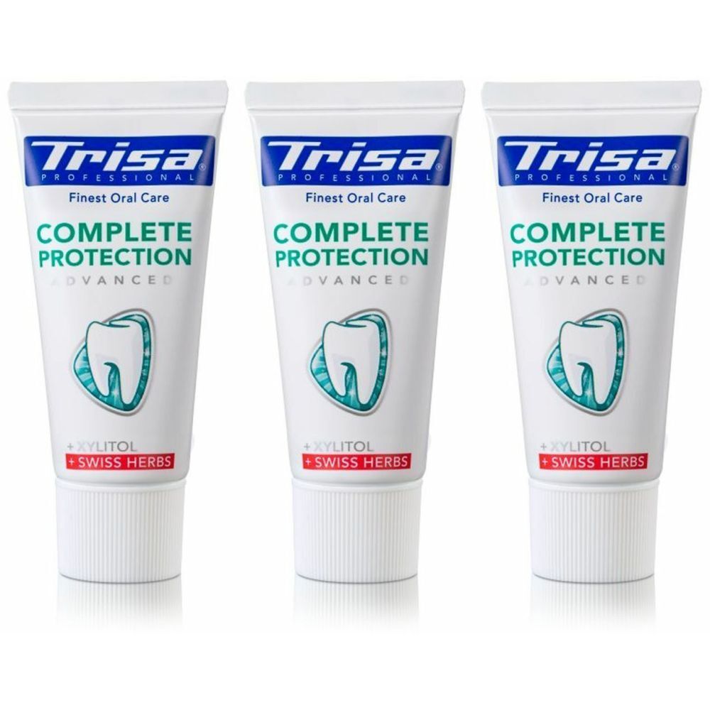 Trois tubes de dentifrice. Chaque tube porte les inscriptions "Trisa", "Complete Protection", "Xylitol + Swiss Herbs".