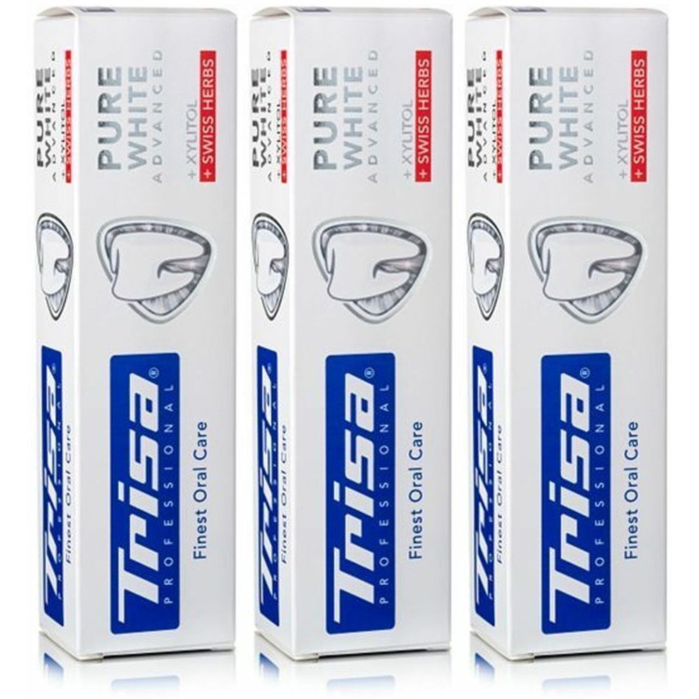 Trois boîtes de dentifrice blanches. Inscription: PURE WHITE ADVANCED, TRISA PROFESSIONAL Finest Oral Care.