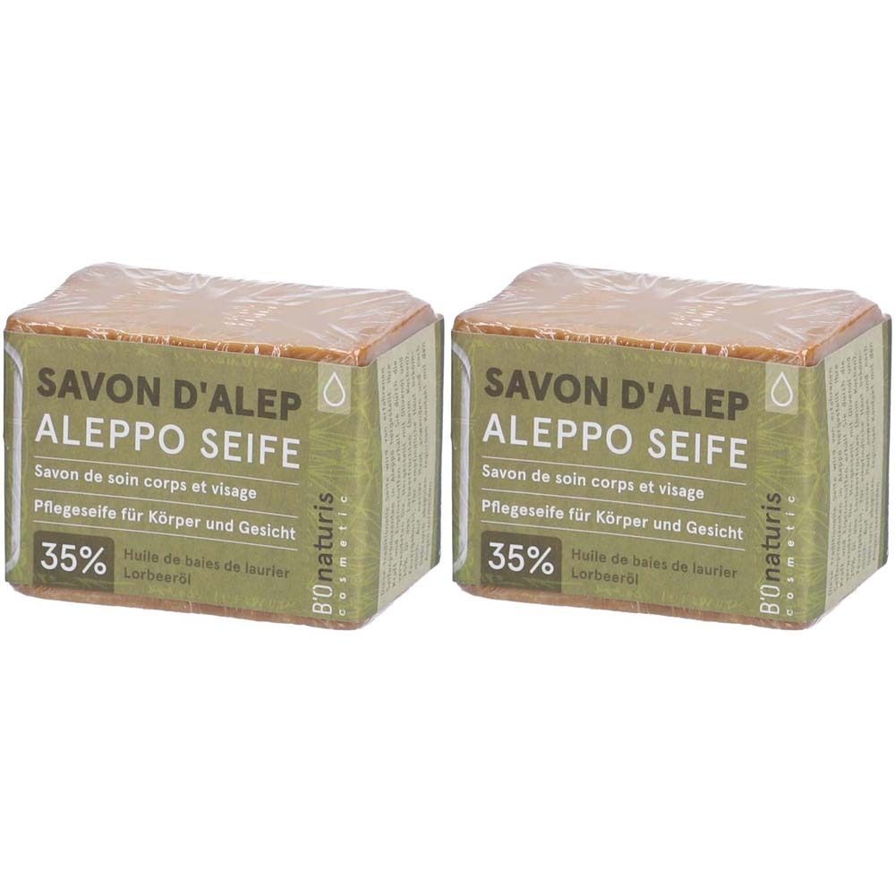Deux savons emballés. Inscription: SAVON D'ALEP, ALEPPO SEIFE, 35%.