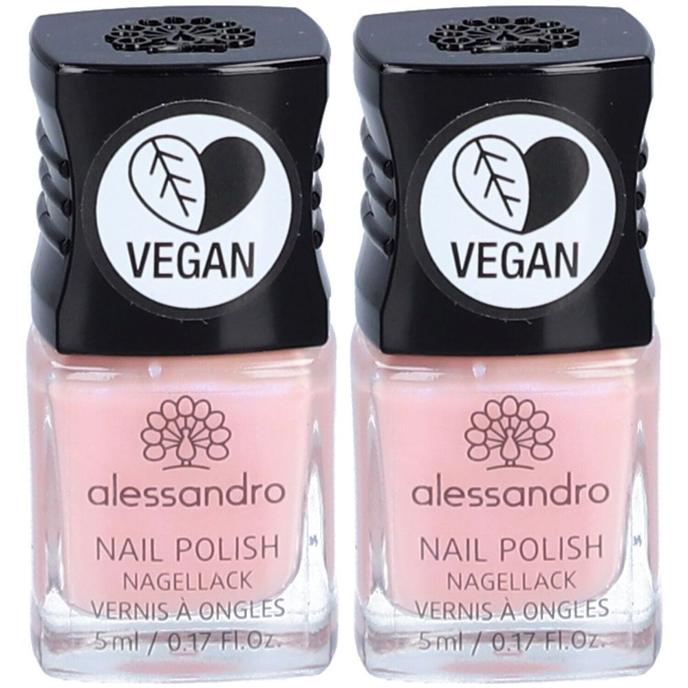 Deux flacons de vernis à ongles alessandro. Rose, bouchon noir avec logo Vegan. Inscription: Nail Polish, 5ml.