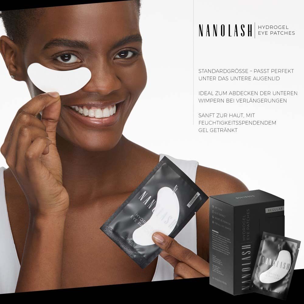 Femme avec patchs pour les yeux. Emballage et paquets individuels de patchs pour les yeux visibles.