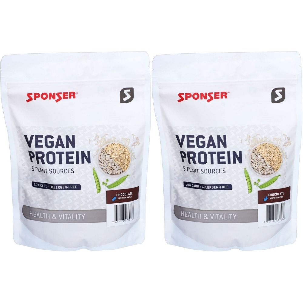 Deux sachets de SPONSER Vegan Protein. Inscription: Vegan Protein, 5 Plant Sources, Low Carb, Sans allergènes, Health & Vitality. Goût chocolat.