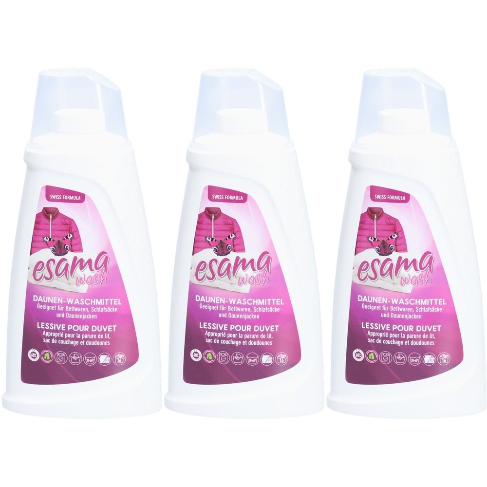 Trois flacons blancs de lessive pour duvet ESAMA Wash. Chaque flacon a un bouchon transparent et une étiquette violette avec des informations.