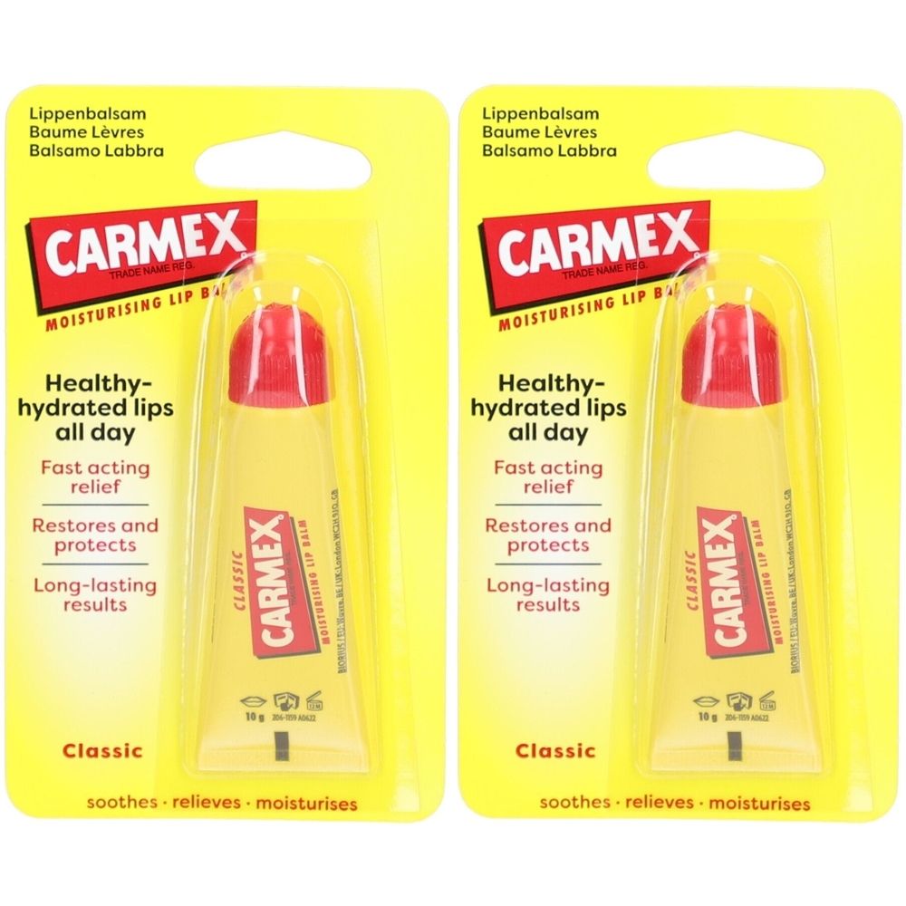 Deux baumes à lèvres CARMEX Classic en blister. Tube jaune avec bouchon rouge. Inscription : Healthy-hydrated lips all day.