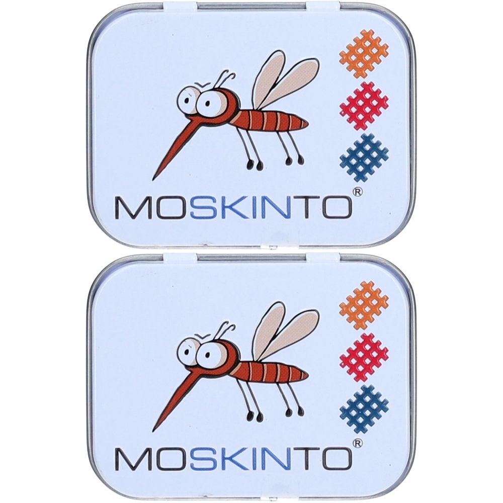 Deux boîtes métalliques rectangulaires. Sur chaque boîte, un dessin animé de moustique et le mot MOSKINTO. Des motifs colorés sont visibles en haut à droite.