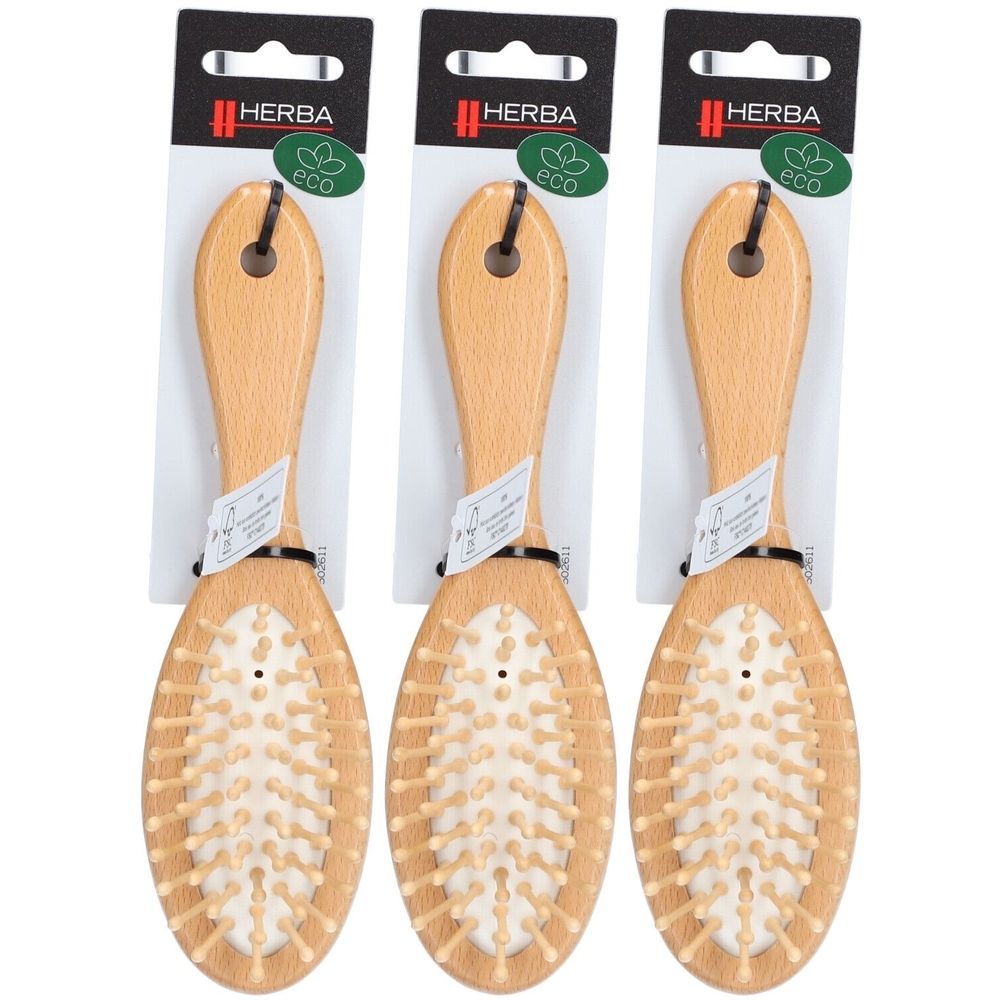 Trois brosses à cheveux avec picots en bois. Manche en bois et tête de brosse ovale. Emballage avec logo HERBA et label Eco.