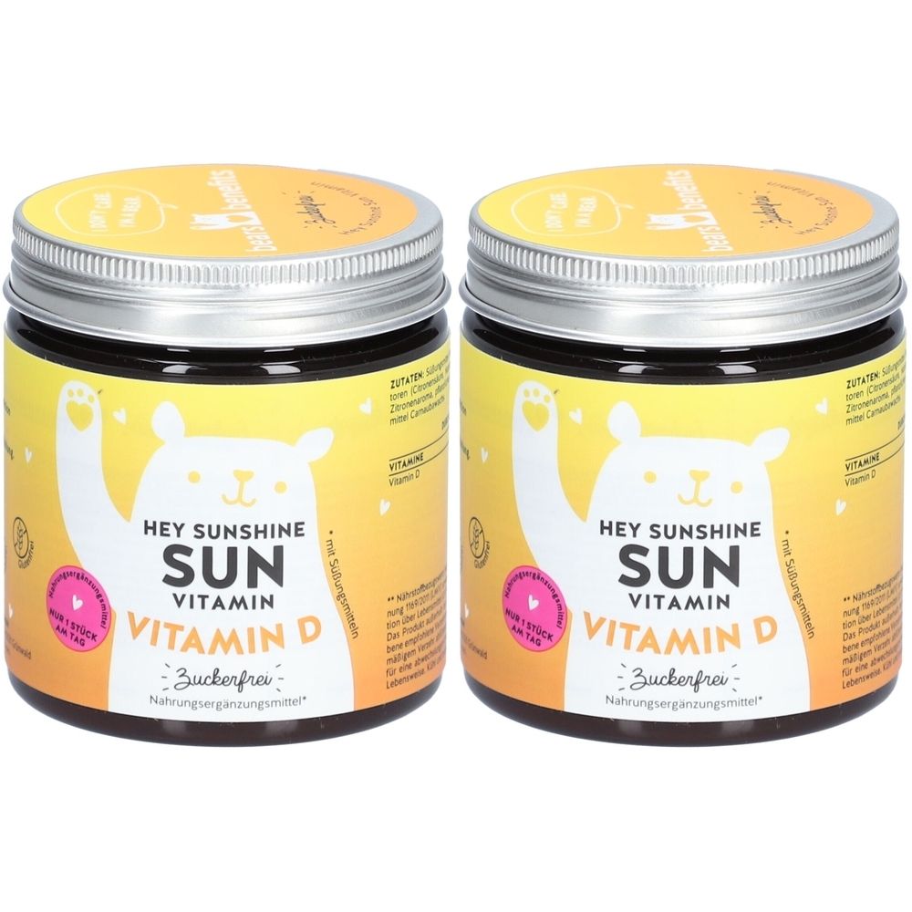 Deux pots en verre avec couvercles argentés. Étiquette jaune avec texte: "HEY SUNSHINE SUN VITAMIN VITAMIN D". Mention "Zuckerfrei".