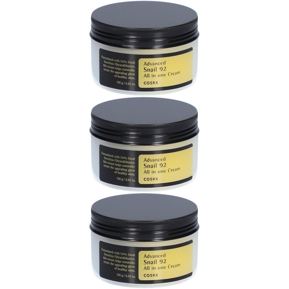 Trois pots de crème avec couvercles noirs. Étiquette jaune : Advanced Snail 92 All in one Cream, COSRX.