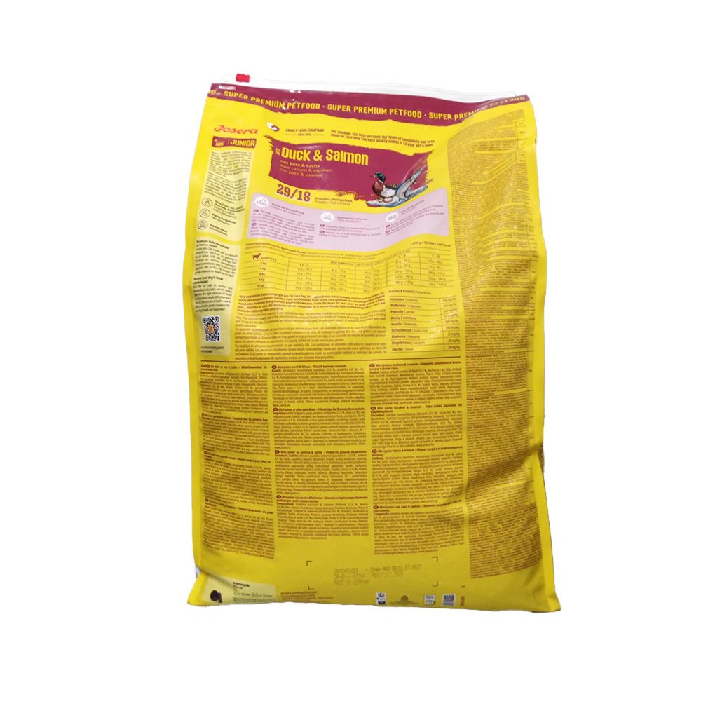 Dos d'un sac de nourriture pour chiens Josera avec informations sur les ingrédients et les recommandations d'alimentation.