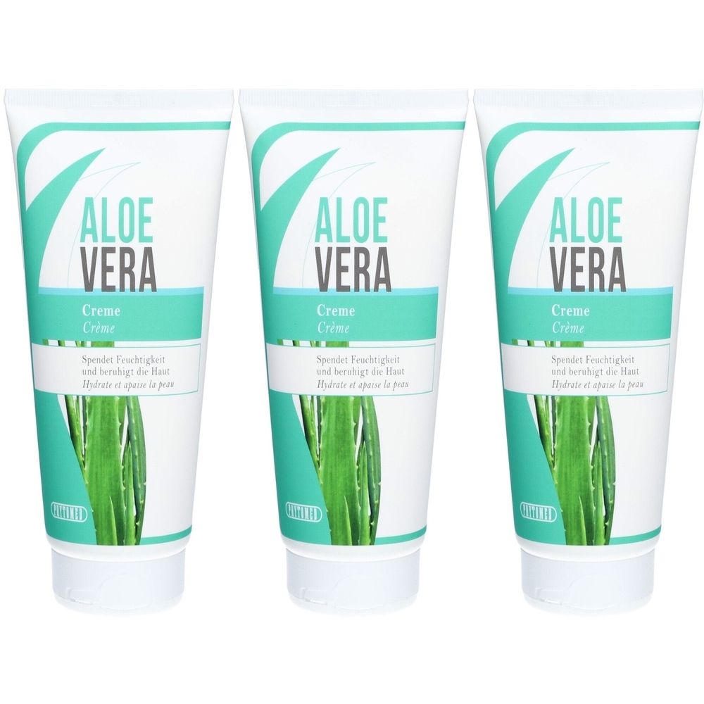 Trois tubes de crème Aloe Vera. Tubes blancs avec texte vert et illustration de feuille d'aloe vera. Texte: Hydrate et apaise la peau.