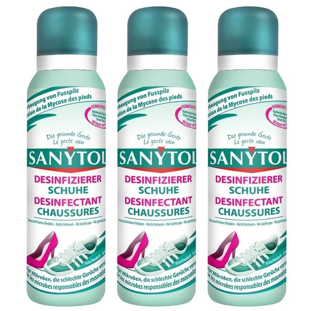 Trois flacons de spray SANYTOL DESINFIZIERER SCHUHE. Étiquettes turquoise et blanches avec nom du produit, illustrations de chaussures et texte. Bouchons turquoise.