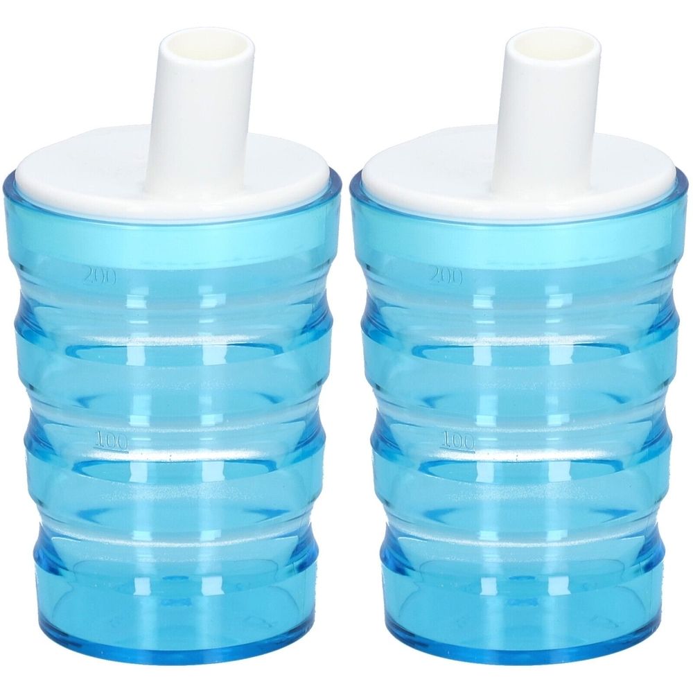 Deux gobelets bleus rainurés avec couvercle blanc et embout buccal. Les gobelets sont transparents.