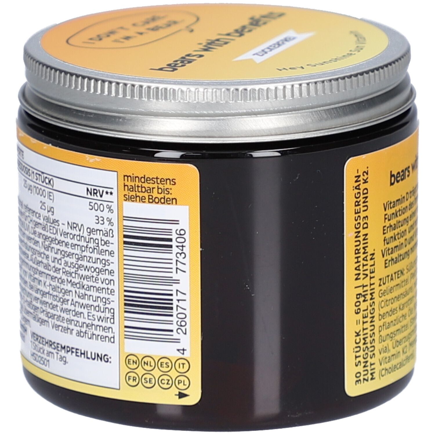 Pot avec couvercle. Inscription: bears with benefits. Code-barres et informations nutritionnelles. A consommer de préférence avant: voir le fond. Multilingue.