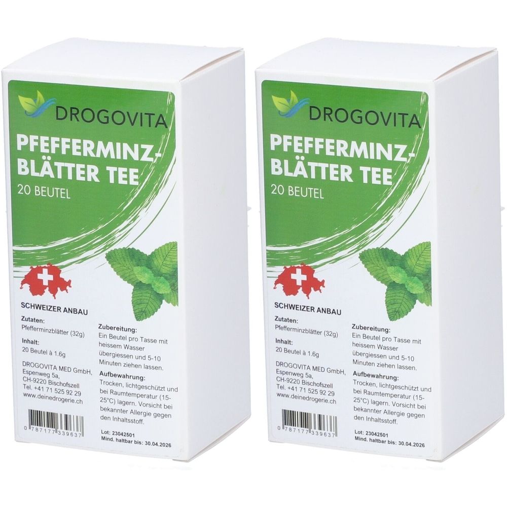 Deux boîtes blanches avec étiquettes vertes. Inscription: Pfefferminzblätter Tee, 20 sachets. Culture suisse. Marque: Drogovita.