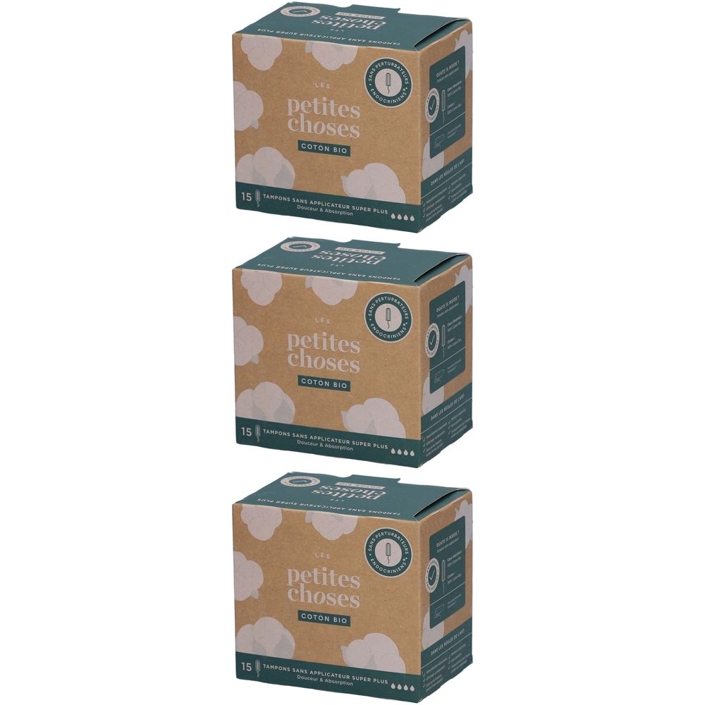 Trois boîtes de tampons. Inscription: petites choses, coton bio, 15 pièces. Emballage en carton brun avec éléments verts.
