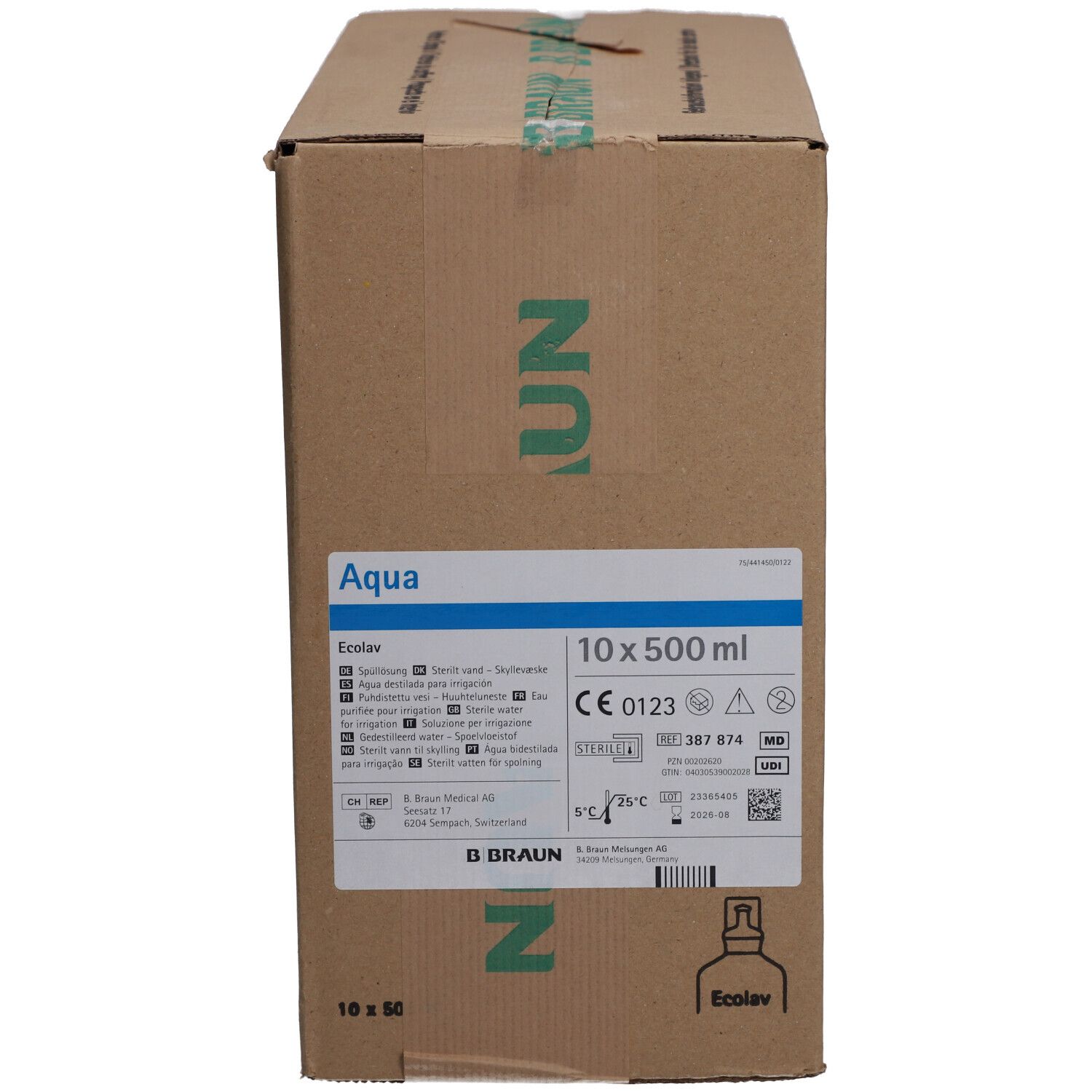Carton avec inscriptions. "Aqua" et "10 x 500 ml" sont visibles. Certifications et le logo B. Braun également présents.