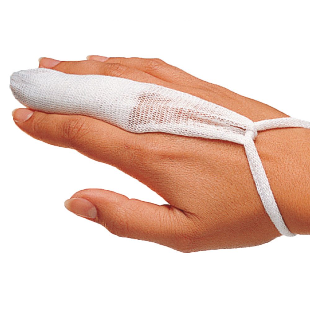 Doigtier blanc en tissu maillé, fixé à un doigt. Fixé au poignet par une bande.