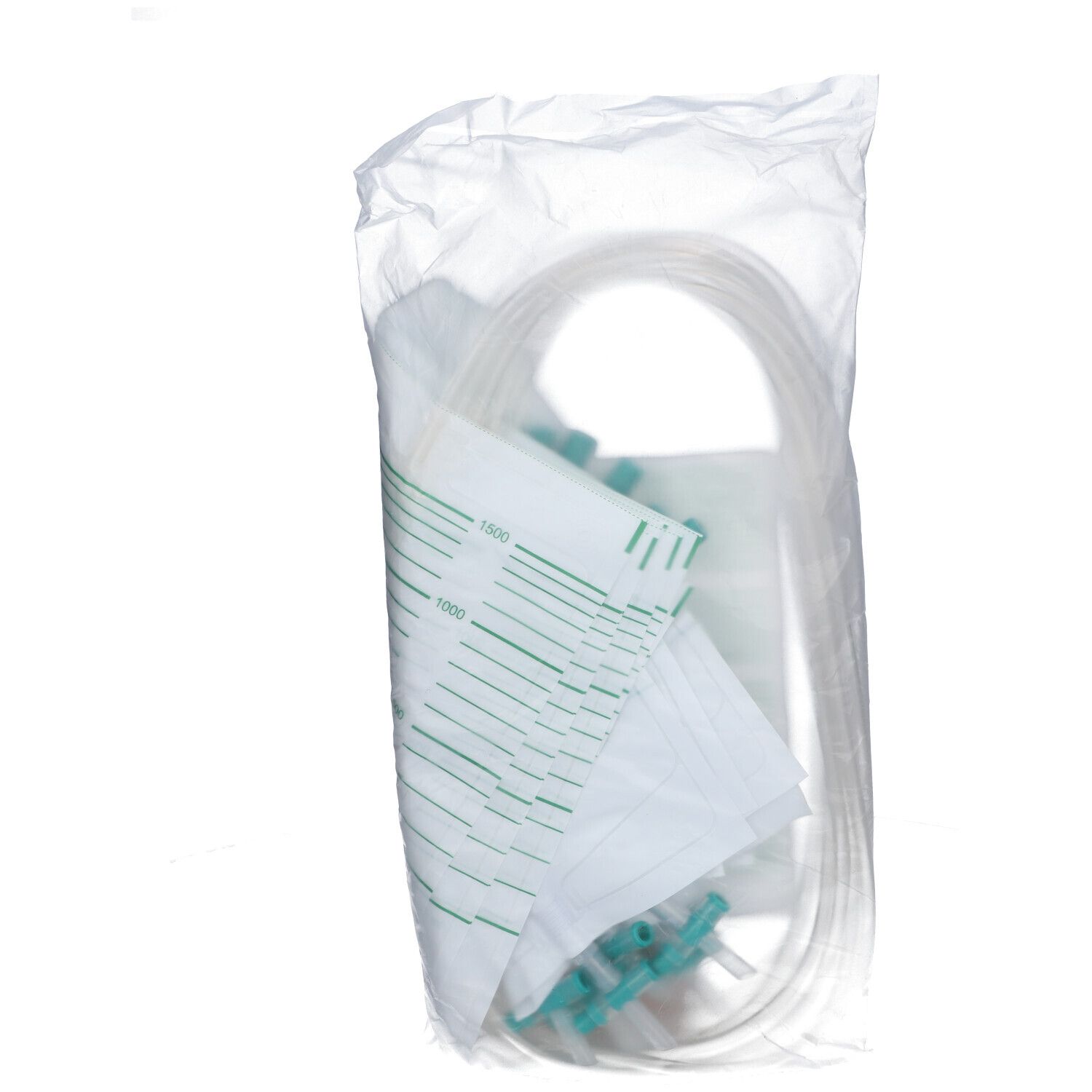 Ensemble de poche à urine dans un emballage plastique. Poche graduée, tube et connecteurs. Détails verdâtres.