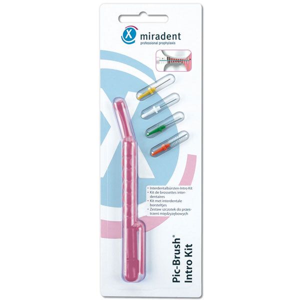Kit de brosses interdentaires roses et multicolores. Emballage blister avec nom du produit et logo.