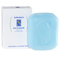 Savon syndet bleu clair avec un grand 'S' et emballage avec logo 'Sulfoderm'. Texte: 'Sond Syndetseife'.