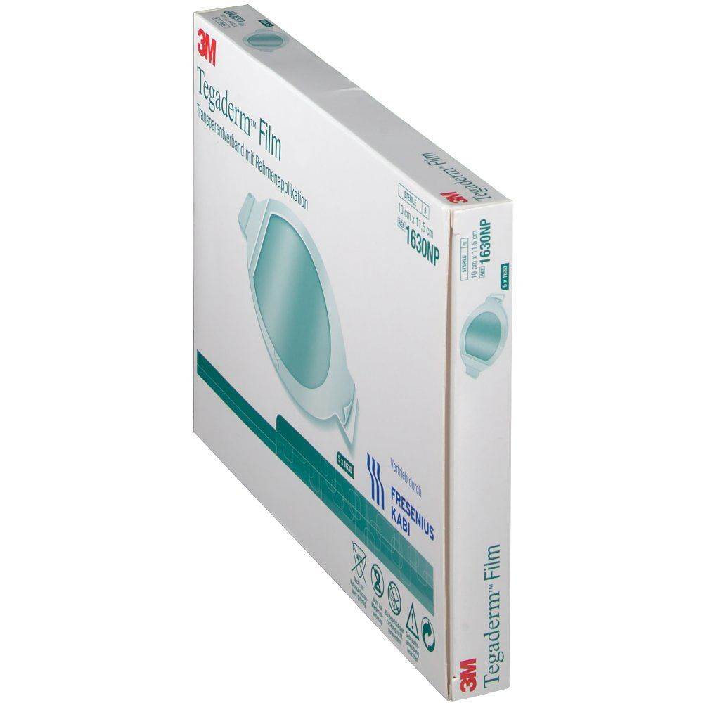 Vue en biais de l'emballage de Tegaderm Film. Inscriptions : 3M, Tegaderm Film, pansement transparent, 10 x 11,5 cm, 1630NP. Avec applicateur. Distribué par Fresenius Kabi.