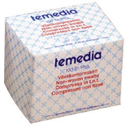 Emballage carré de compresses Temedia. Informations produit et logo. Motif croix bleu clair.