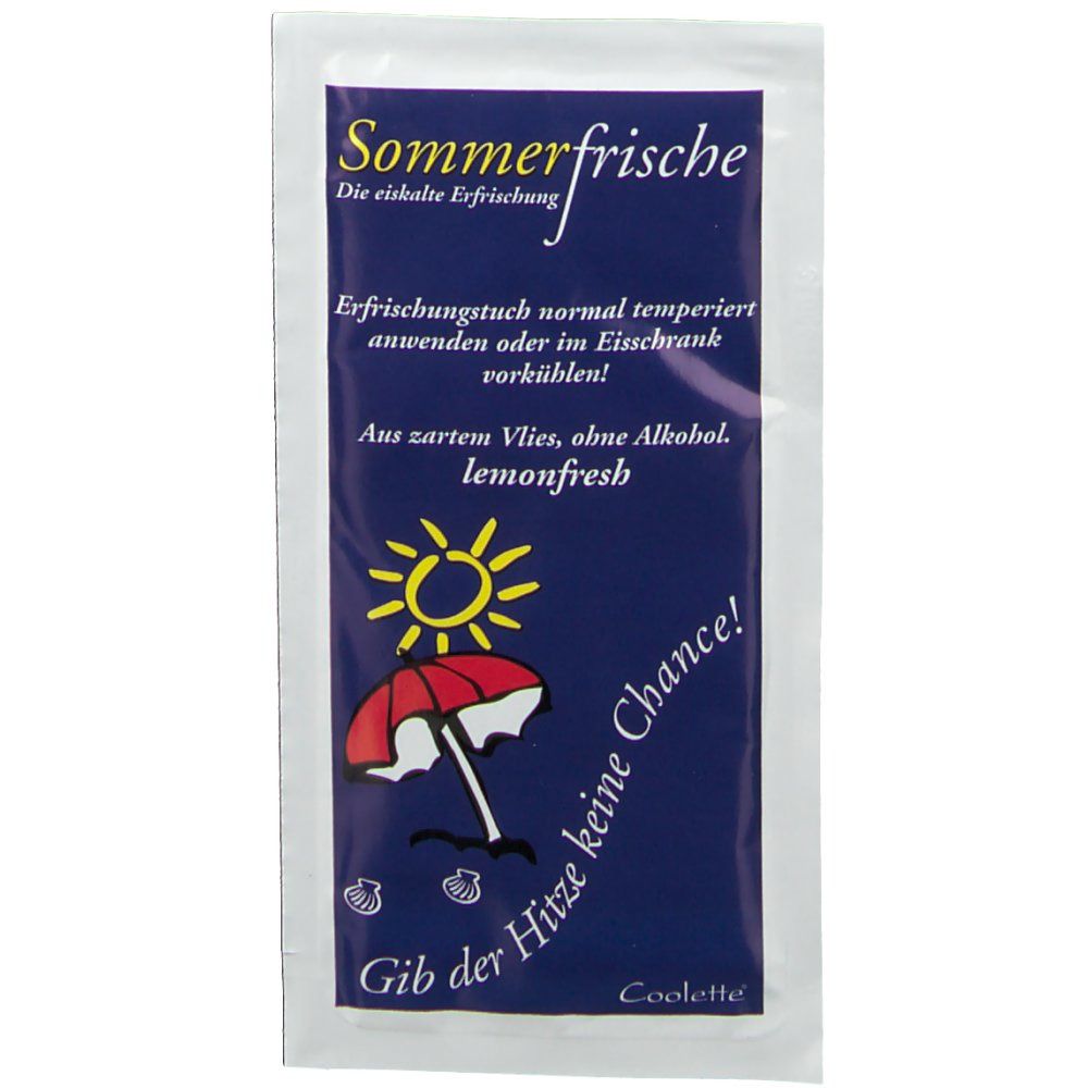 Emballage de lingette rafraîchissante Sommerfrische. Fond bleu avec texte et illustration de parasol ensoleillé.