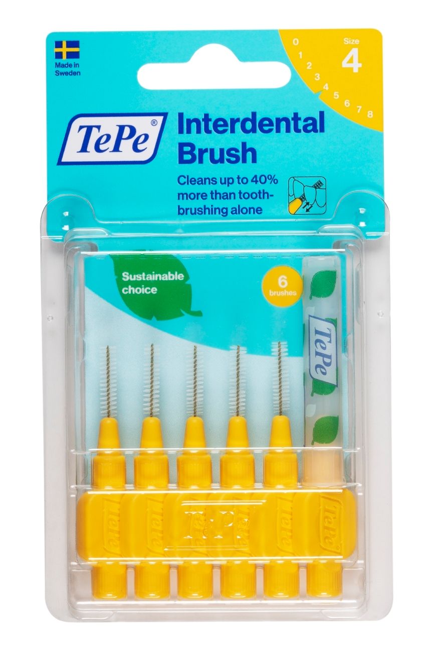 Brosses interdentaires jaunes en blister. Six brosses, taille 4. Marque TePe. Choix durable.