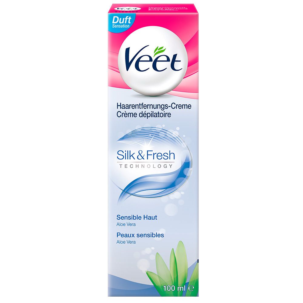 Crème dépilatoire Veet Sensitive. Emballage avec nom du produit, logo et caractéristiques. Design rose et blanc.