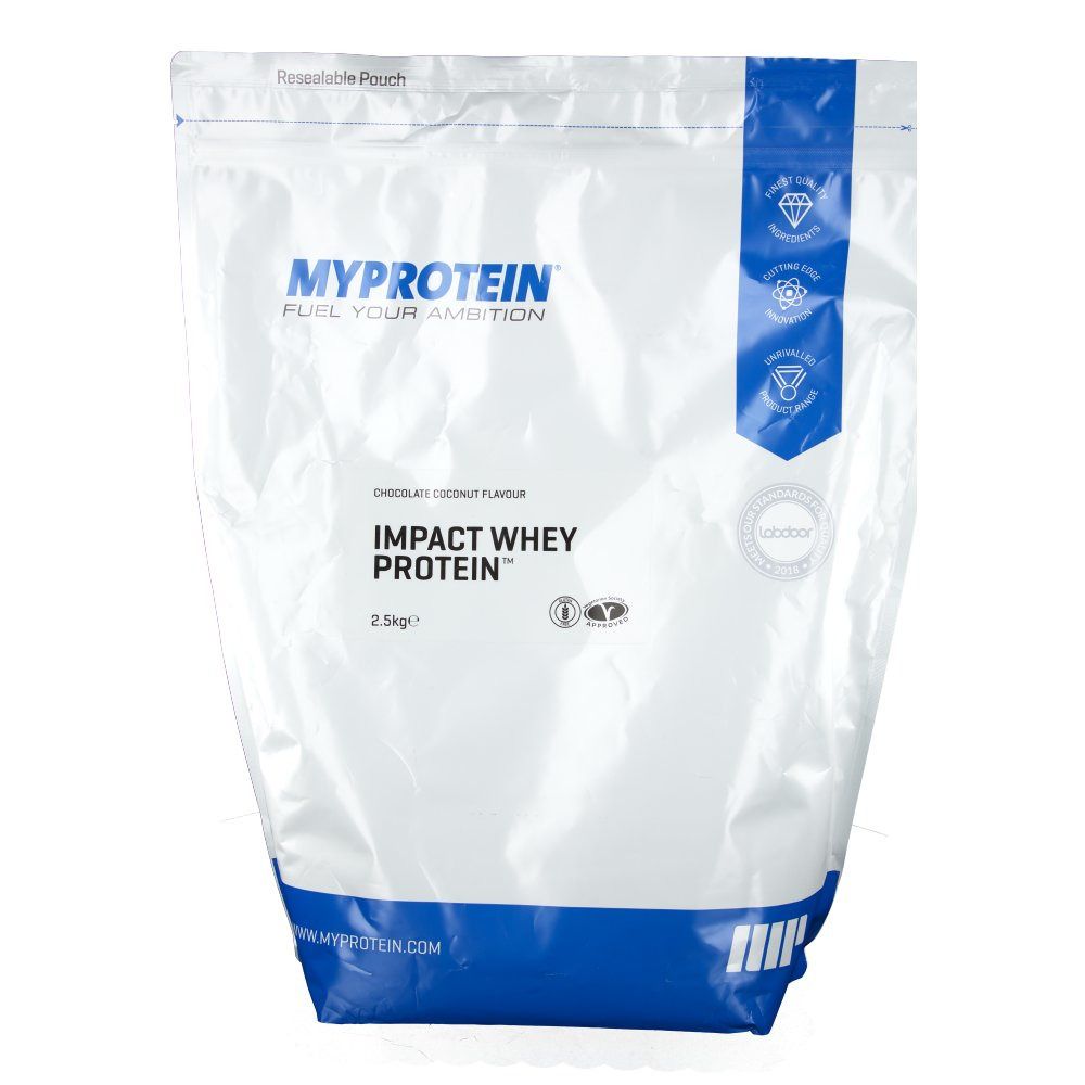 Sachet blanc et bleu. Inscription : MYPROTEIN, IMPACT WHEY PROTEIN, 2.5kg. Fermeture : 'Resealable Pouch'. Saveur : Chocolat et noix de coco.