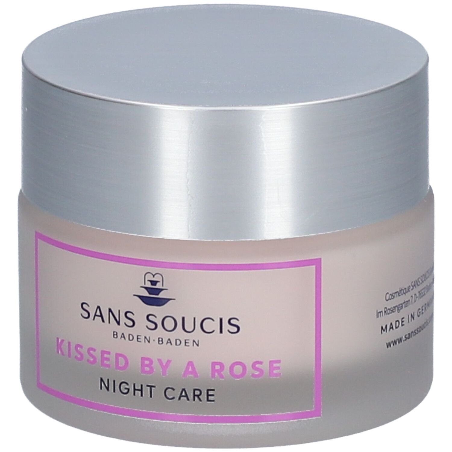 Pot de crème avec couvercle argenté. Inscription : SANS SOUCIS, KISSED BY A ROSE, Night Care. Étiquette rose avec cadre violet.