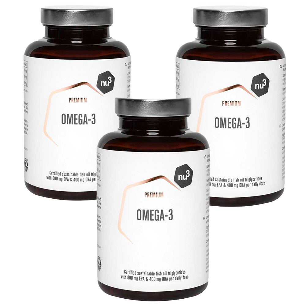 Trois flacons bruns avec des couvercles argentés. L'étiquette indique "Premium Omega-3".